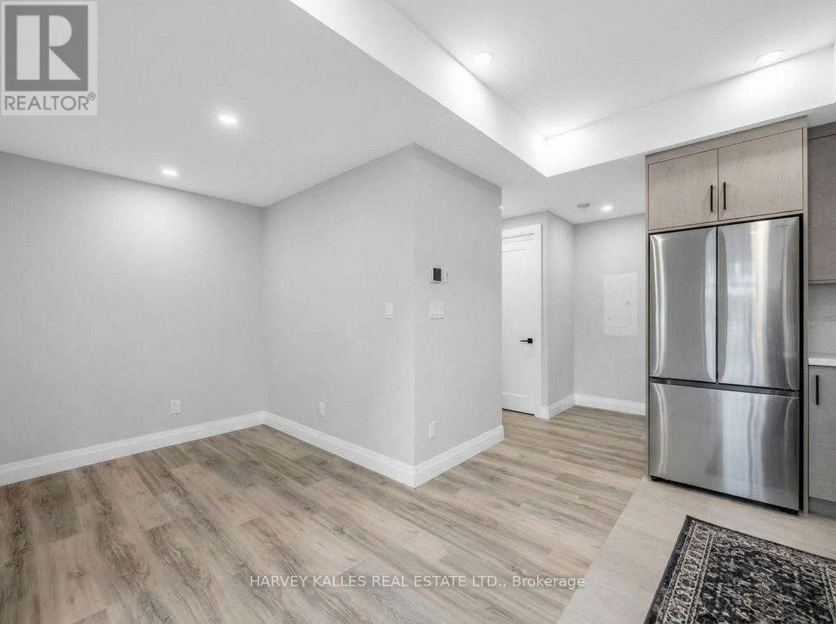 4 - 102 Shaver Avenue N, Toronto, Ontario M9B 4N7 - Photo 4 - W13746260