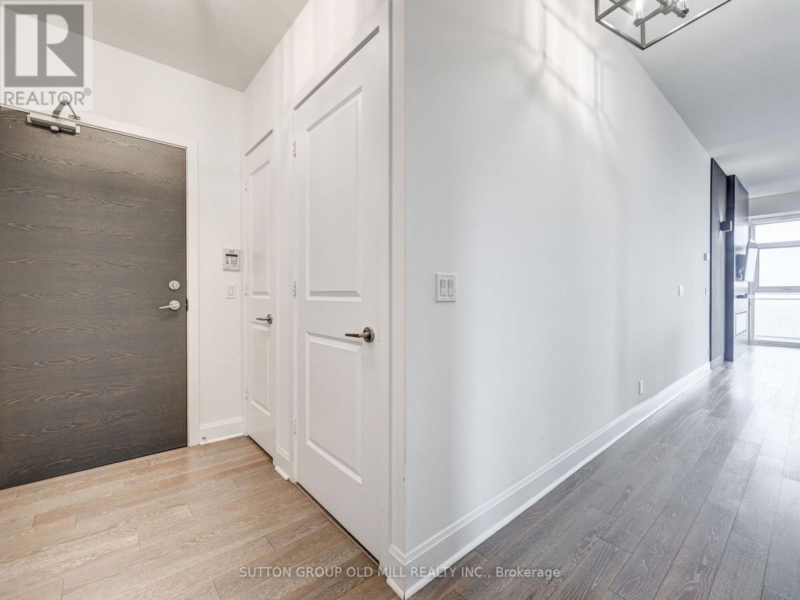 Lph3704 - 33 Shorebreeze Drive, Toronto, Ontario  M8V 0G1 - Photo 3 - W13746320