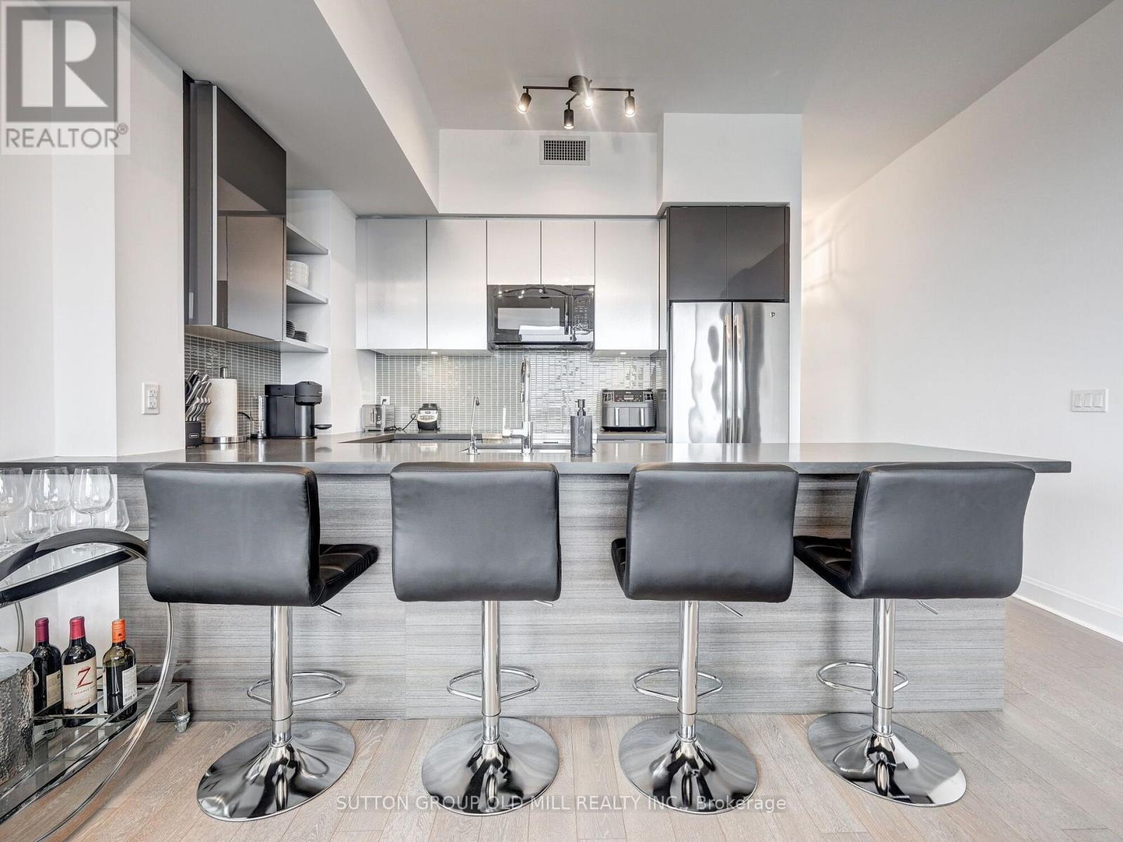 Lph3704 - 33 Shorebreeze Drive, Toronto, Ontario  M8V 0G1 - Photo 7 - W13746320