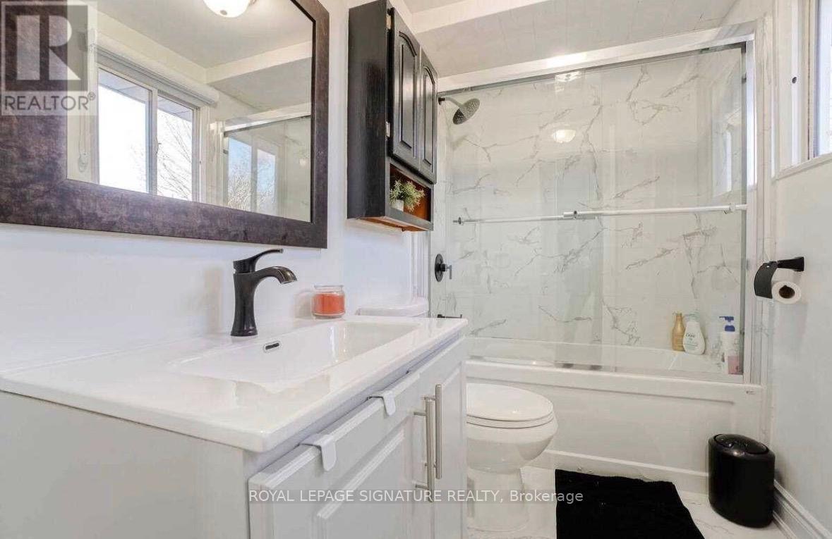 Upper - 10 Kenilworth Road, Brampton, Ontario L6V 2B1 - Photo 16 - W13684604