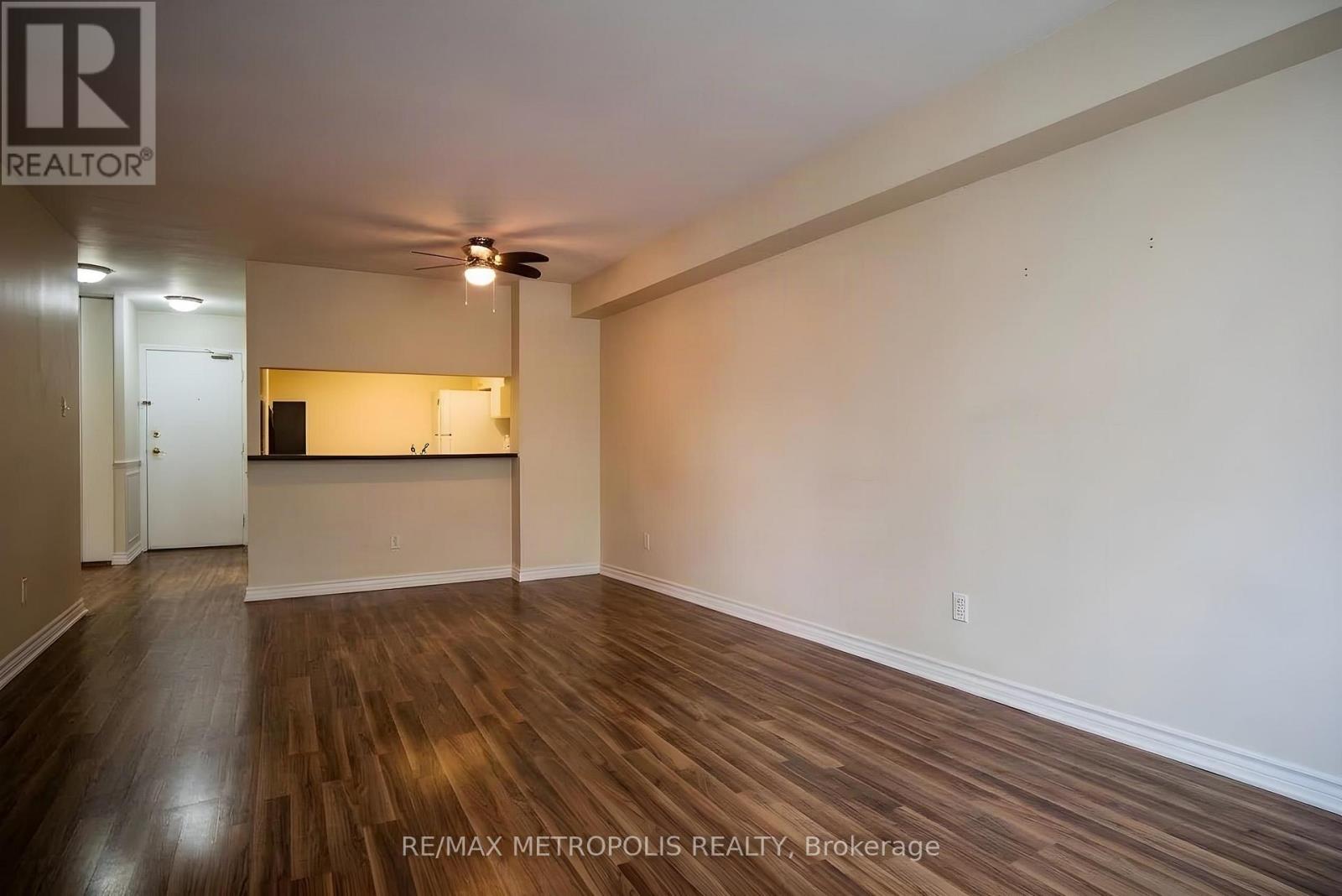 210 - 300 Webb Drive, Mississauga, Ontario  L5B 3W3 - Photo 6 - W13711604