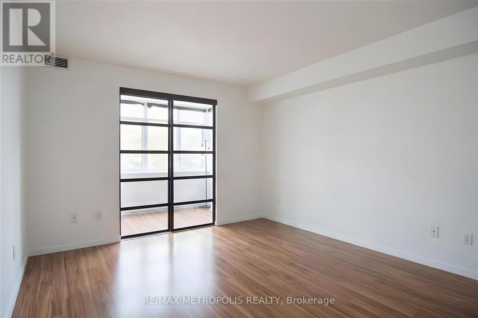 210 - 300 Webb Drive, Mississauga, Ontario  L5B 3W3 - Photo 11 - W13711604