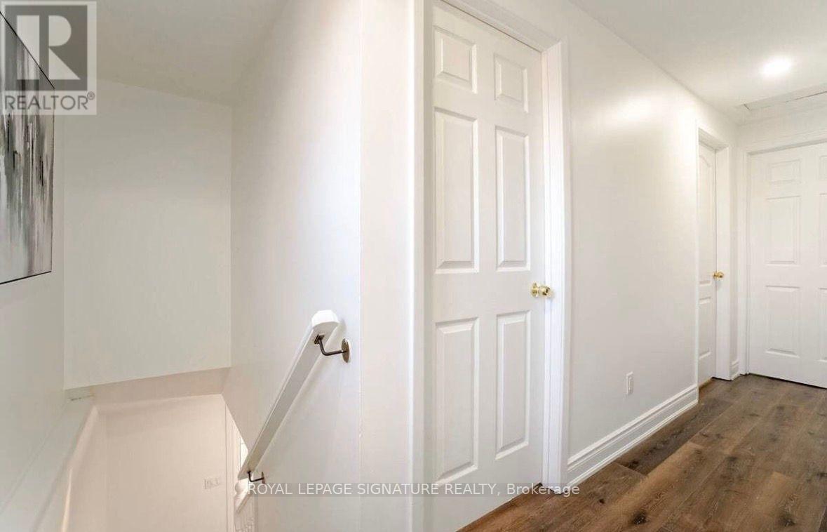 Upper - 10 Kenilworth Road, Brampton, Ontario L6V 2B1 - Photo 11 - W13684604