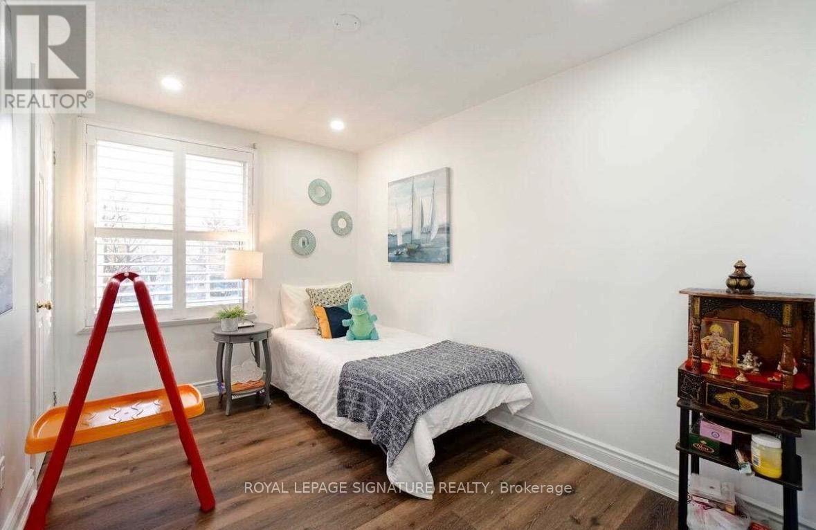 Upper - 10 Kenilworth Road, Brampton, Ontario L6V 2B1 - Photo 13 - W13684604