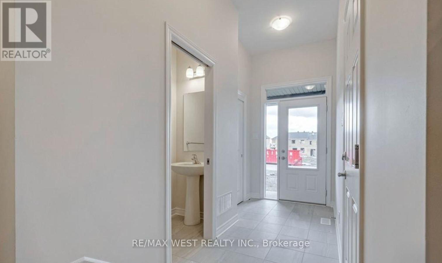 1026 Kijik Crescent, Ottawa, Ontario K1X 1G6 - Photo 3 - X13738364