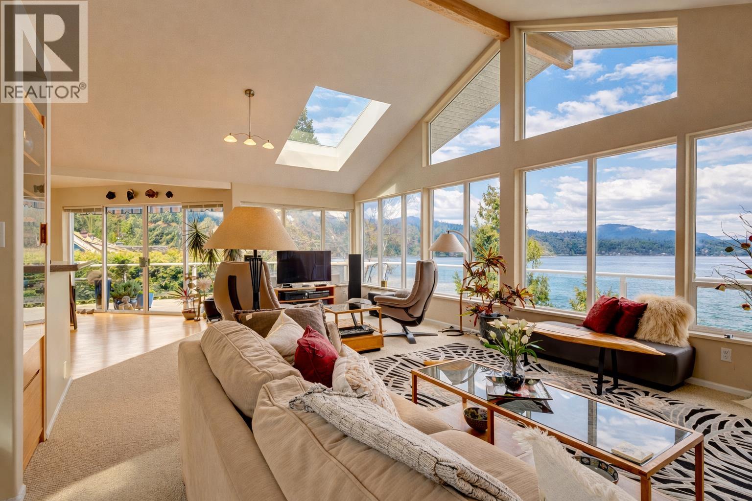 6484 N Gale Avenue, Sechelt, British Columbia  V7Z 0L1 - Photo 10 - R3097899