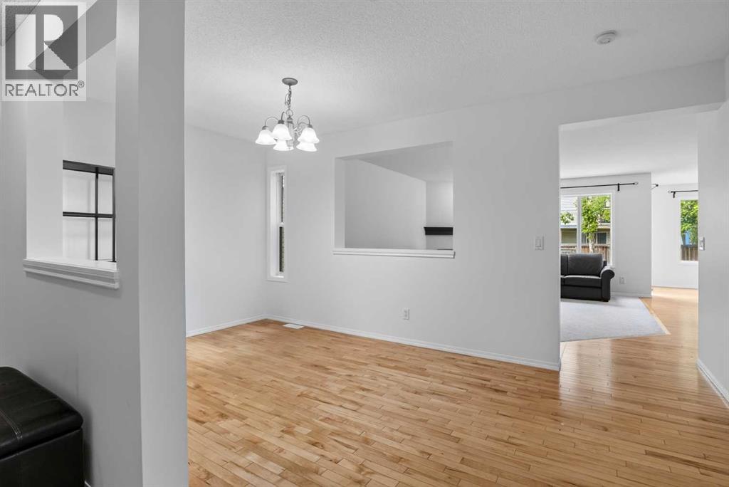 22 Evansbrooke Way NW, Calgary, Alberta  T3P 1C5 - Photo 4 - A2342308