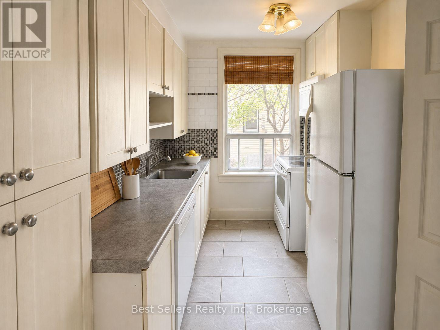 36 William Street, Orangeville, Ontario  L9W 2R7 - Photo 7 - W13746012