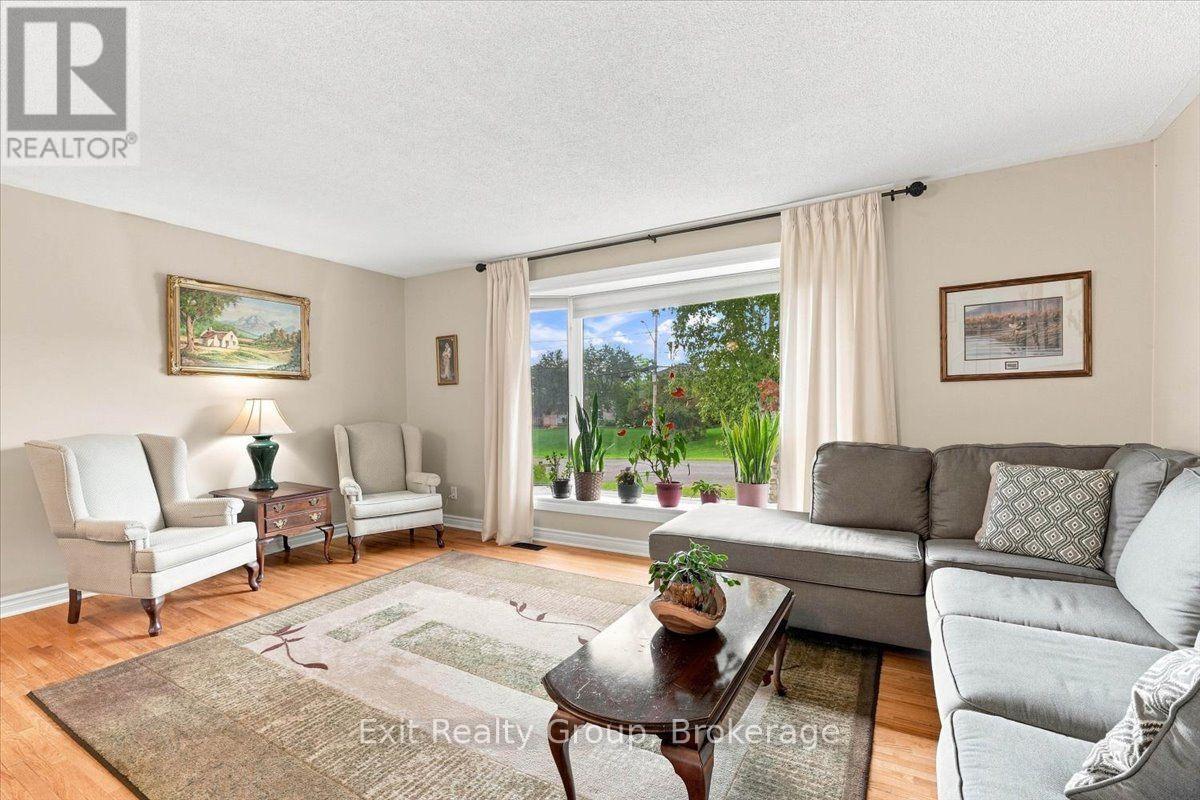 74 Burns Avenue, Quinte West, Ontario  K8R 1G3 - Photo 11 - X13746478