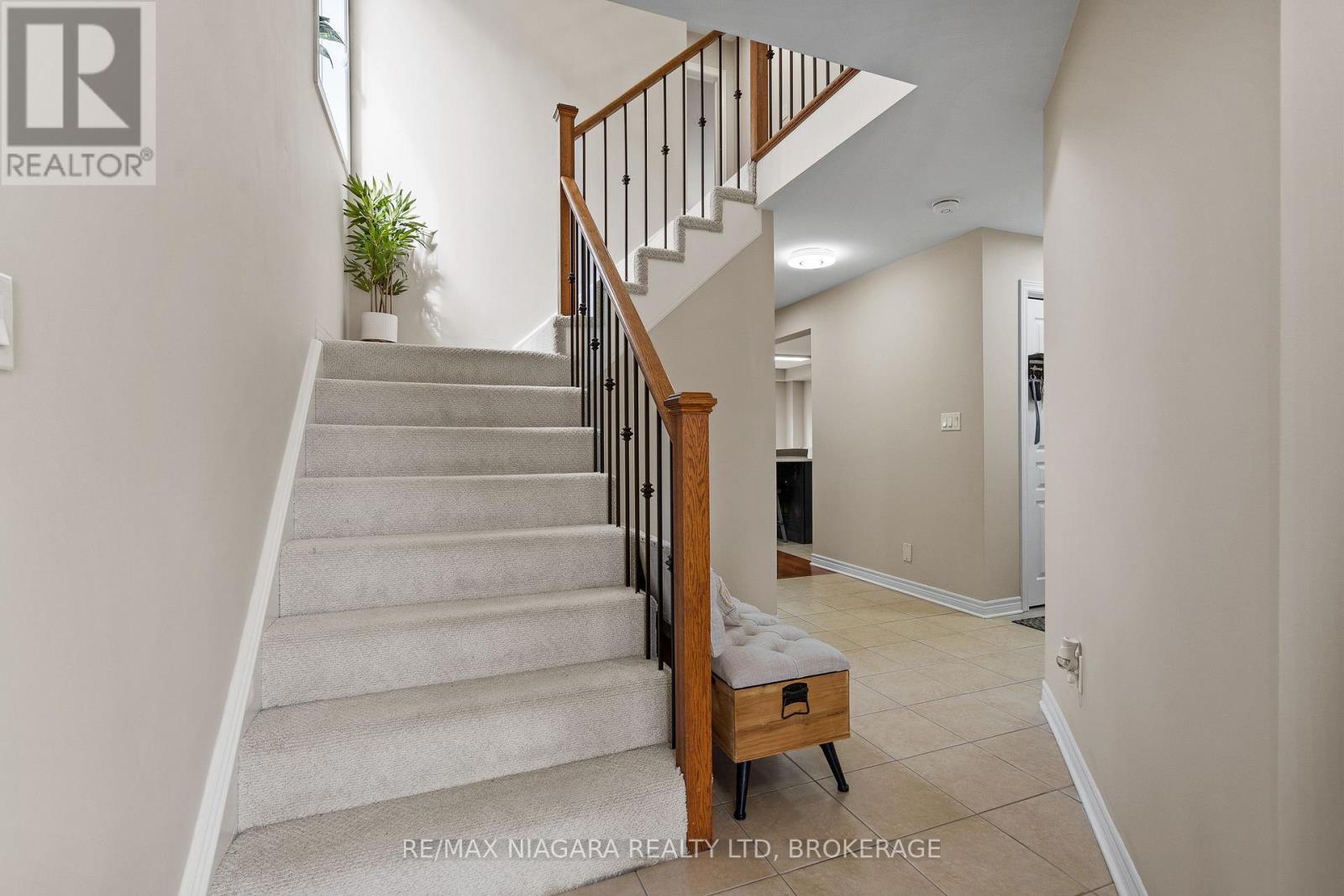 8511 Jennifer Crescent, Niagara Falls (Forestview), Ontario L2H 0J3 - Photo 4 - X13746418