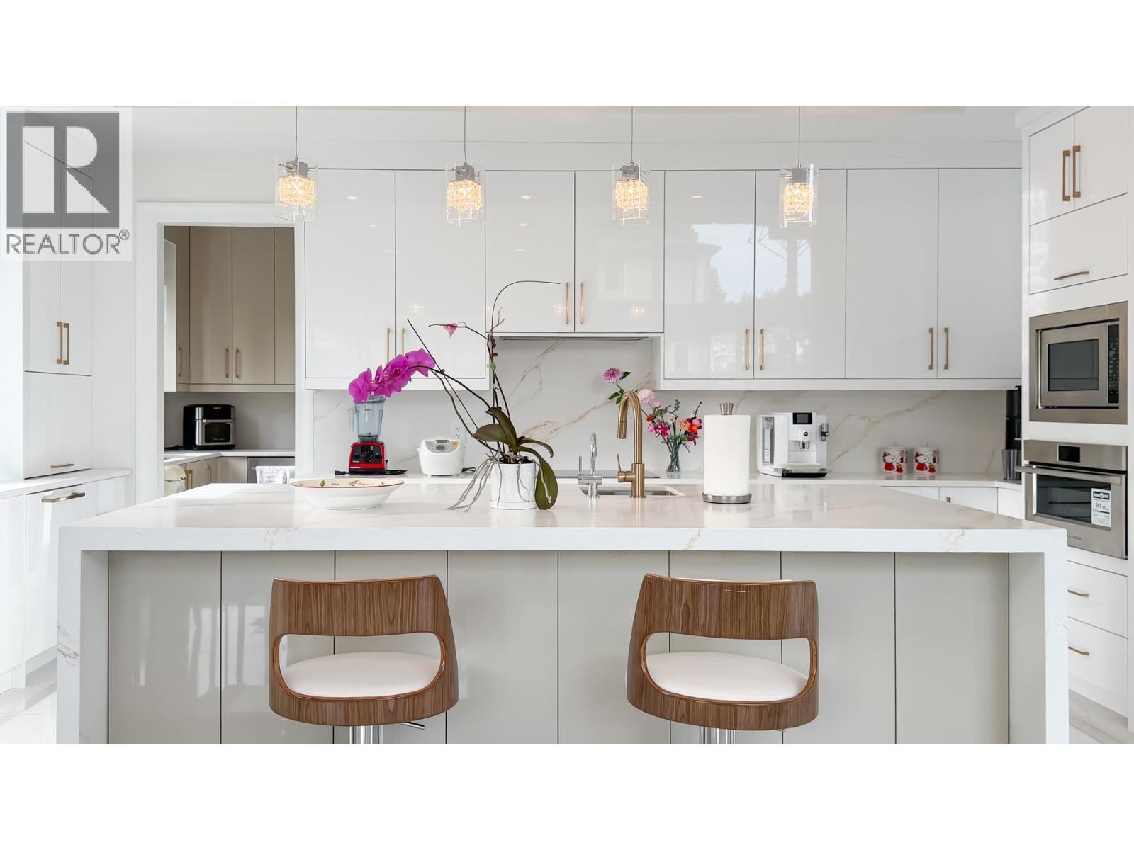 5302 Springdale Court, Burnaby, British Columbia  V5B 2B4 - Photo 6 - R3161630
