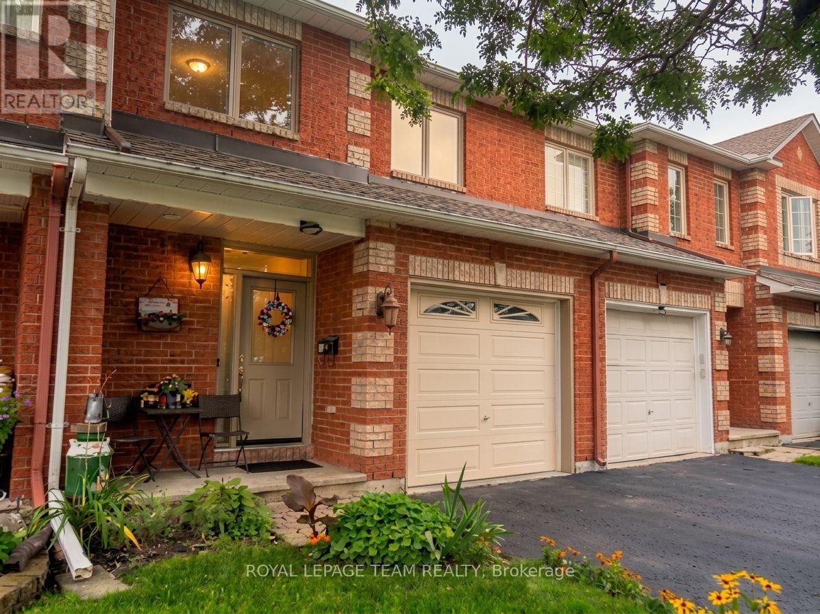 5 Chantilly Gate, Ottawa, Ontario  K2S 2B2 - Photo 2 - X13746270