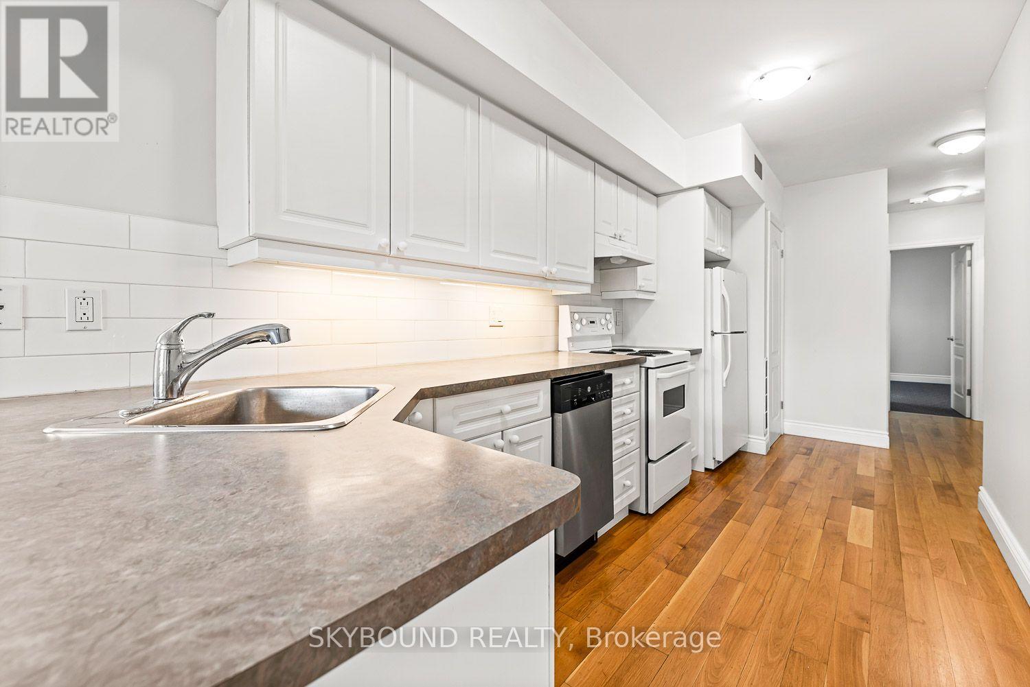 1 - 910 Kingston Road S, Toronto, Ontario  M4E 1S5 - Photo 10 - E13746384