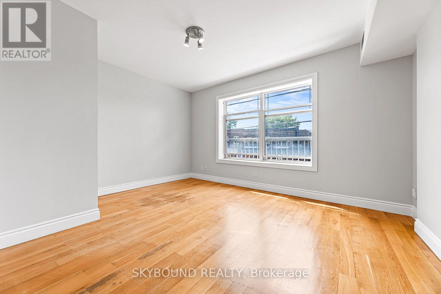 1 - 910 Kingston Road S, Toronto, Ontario  M4E 1S5 - Photo 13 - E13746384