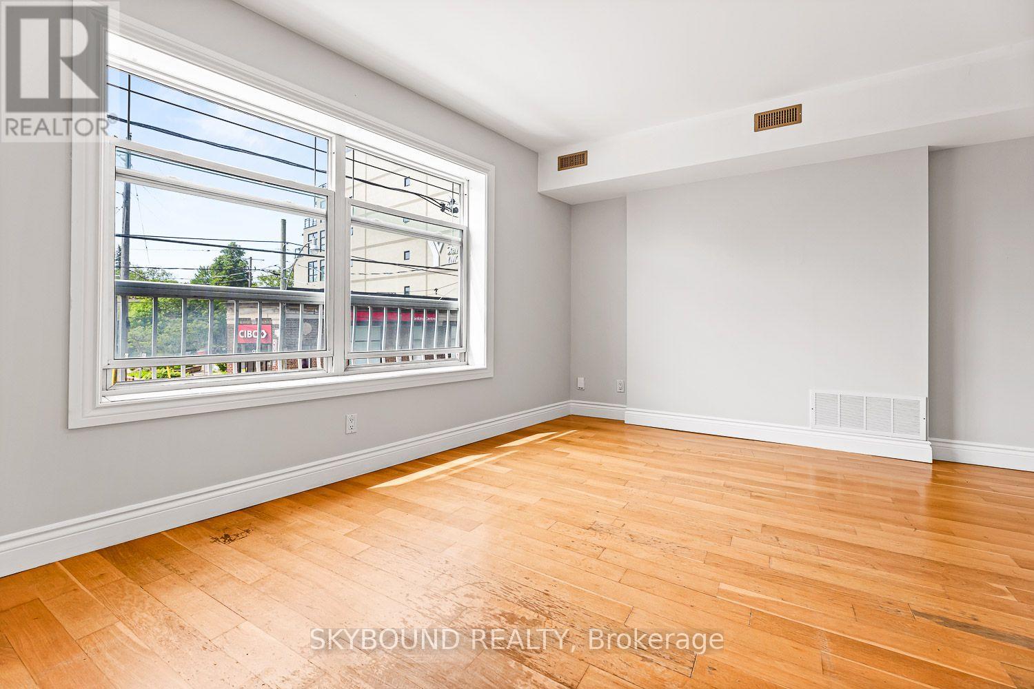 1 - 910 Kingston Road S, Toronto, Ontario  M4E 1S5 - Photo 16 - E13746384