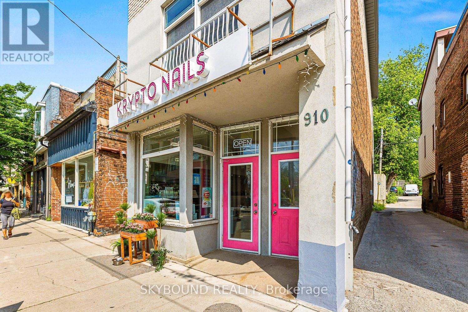1 - 910 Kingston Road S, Toronto, Ontario  M4E 1S5 - Photo 2 - E13746384