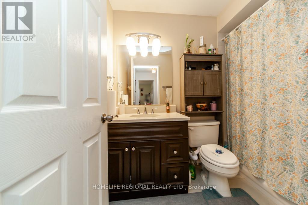 20 Rosemarie Crescent, Whitby, Ontario  L1M 1G6 - Photo 14 - E13746386