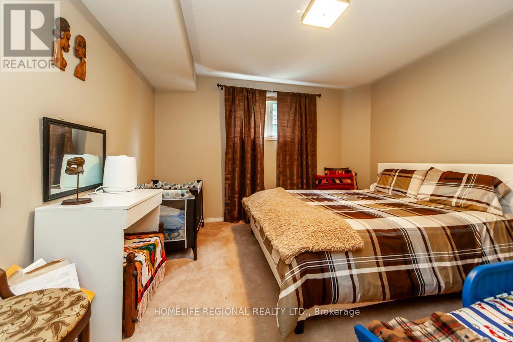 20 Rosemarie Crescent, Whitby, Ontario  L1M 1G6 - Photo 17 - E13746386