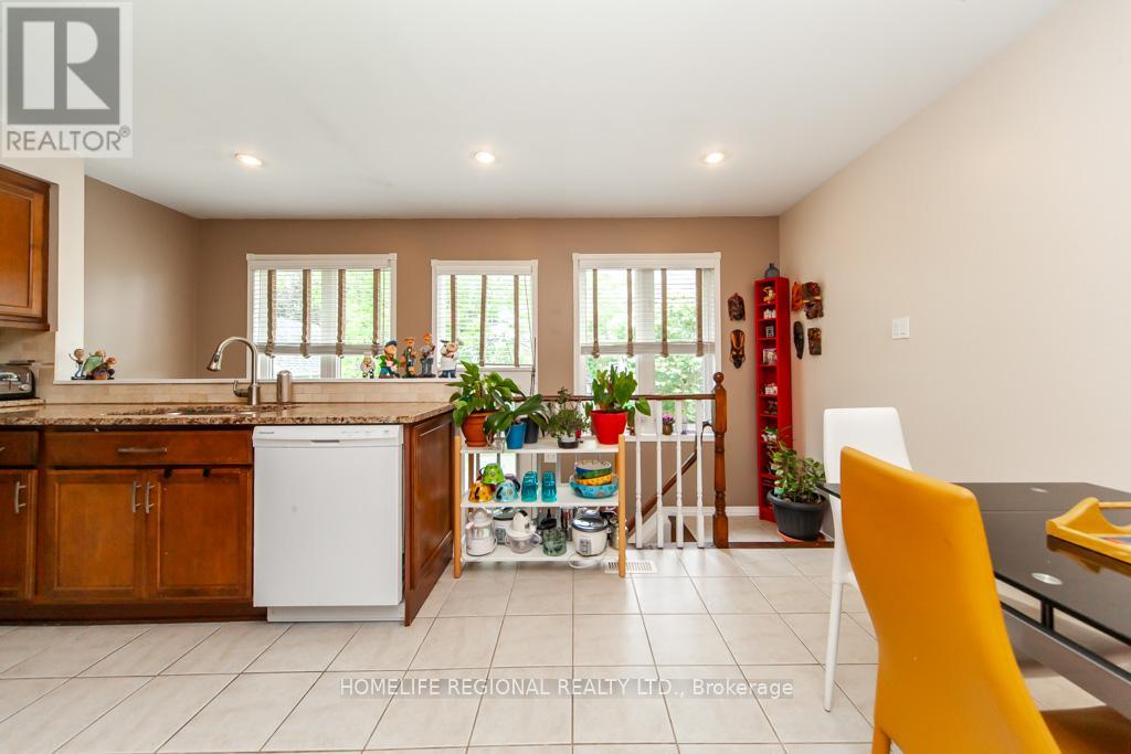20 Rosemarie Crescent, Whitby, Ontario  L1M 1G6 - Photo 8 - E13746386