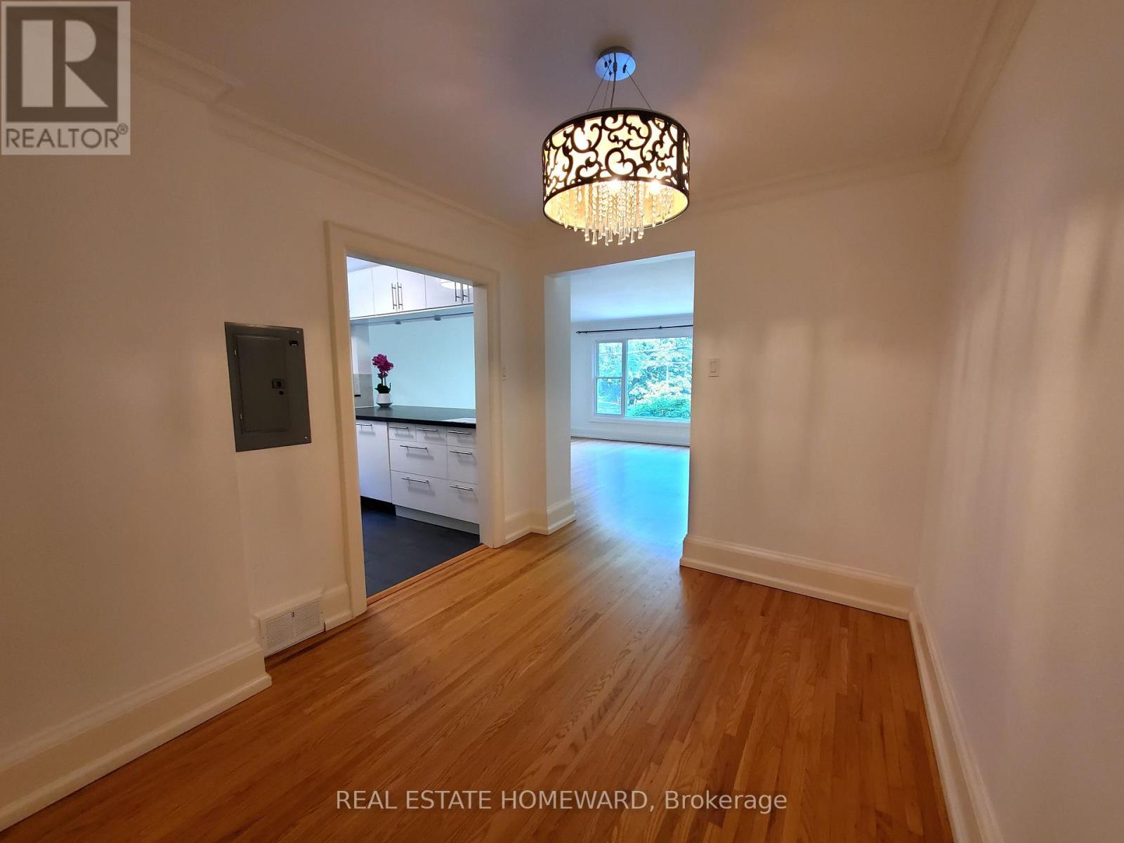 Main Floor - 21 Love Crescent, Toronto, Ontario  M4E 1V6 - Photo 19 - E13746486
