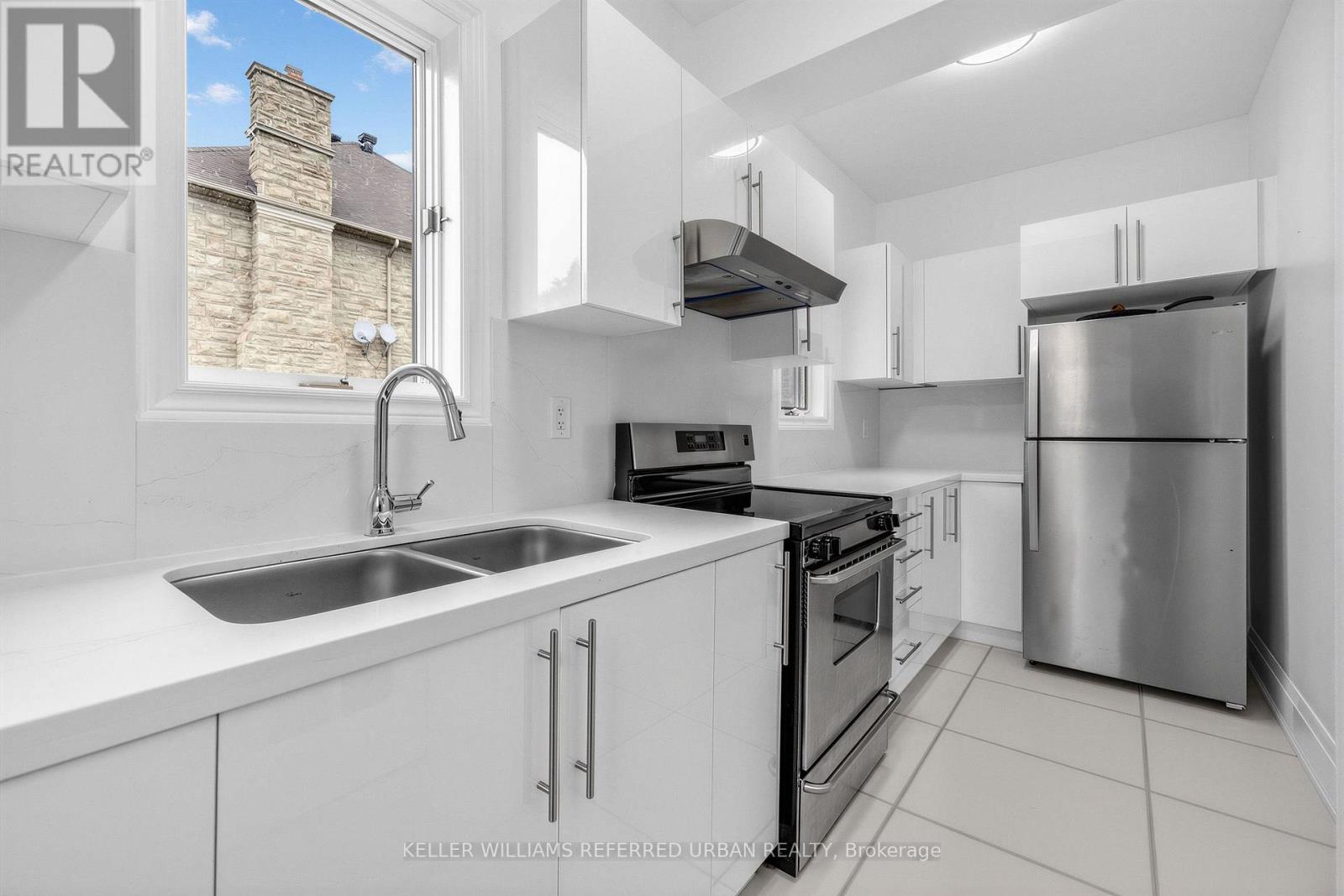 18 Yongeview Avenue, Richmond Hill, Ontario  L4C 7A4 - Photo 13 - N13746446