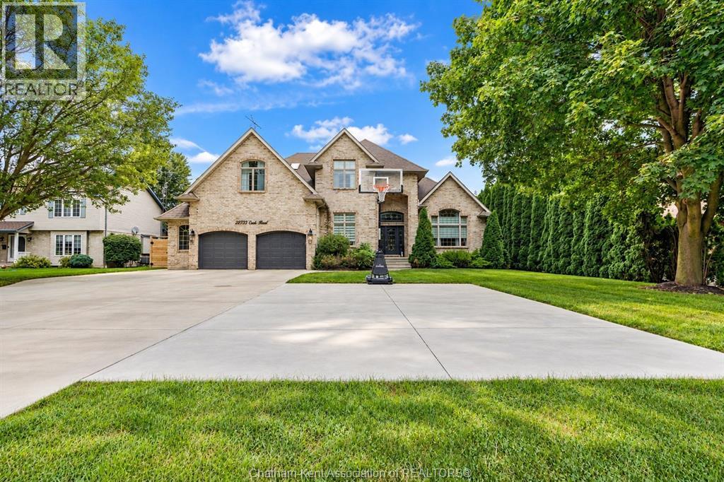 MLS# 26021089: 22735 Creek ROAD, Chatham, Canada