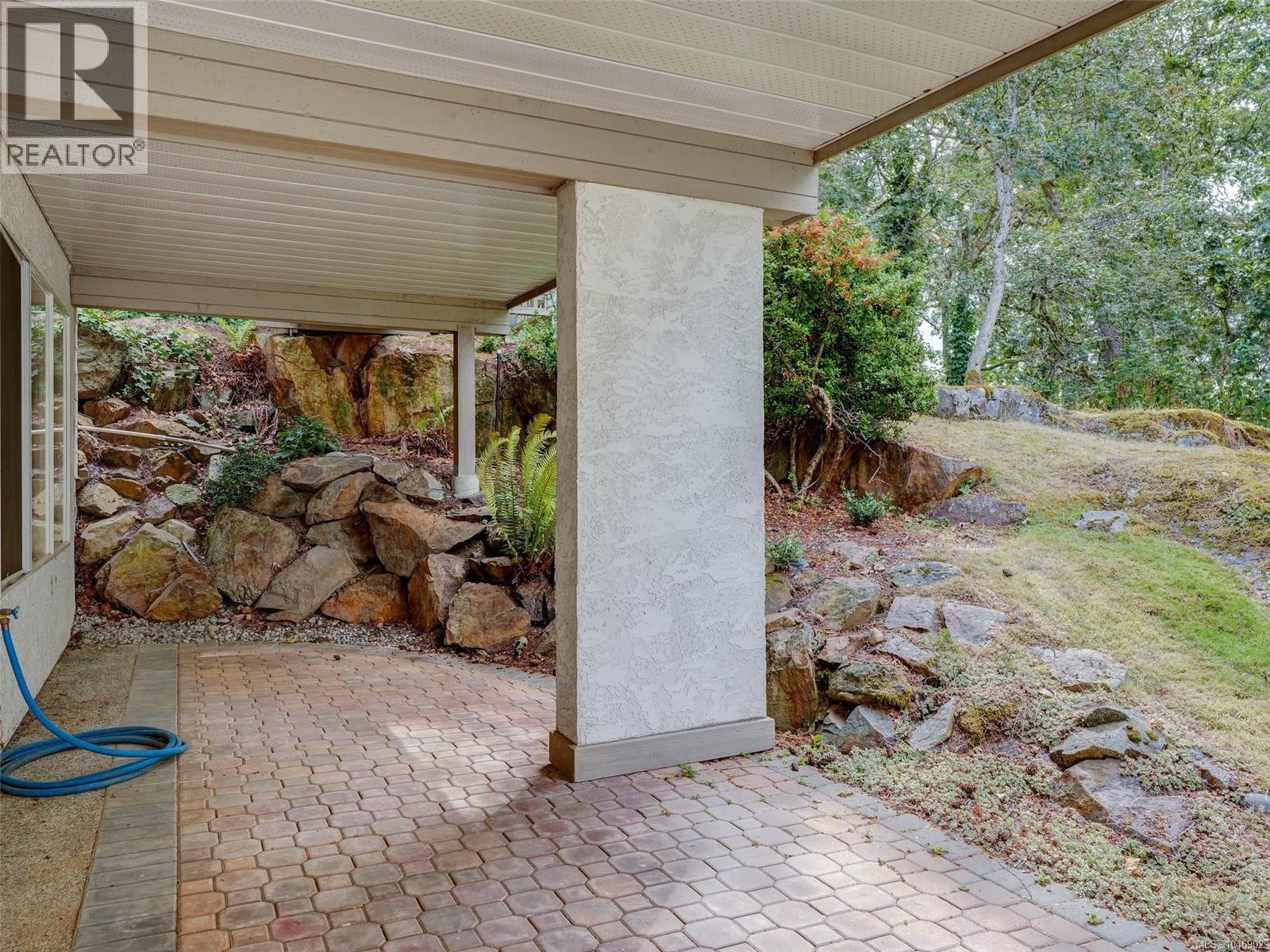 1 928 Bearwood Lane, Saanich, British Columbia  V8P 5A5 - Photo 34 - 1046902