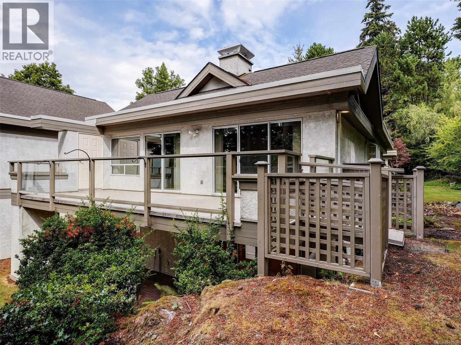 1 928 Bearwood Lane, Saanich, British Columbia  V8P 5A5 - Photo 36 - 1046902