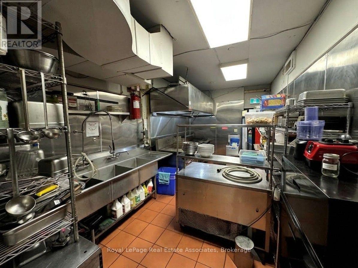 592 Queen Street W, Toronto, Ontario M6J 1E3 - Photo 6 - C13542388