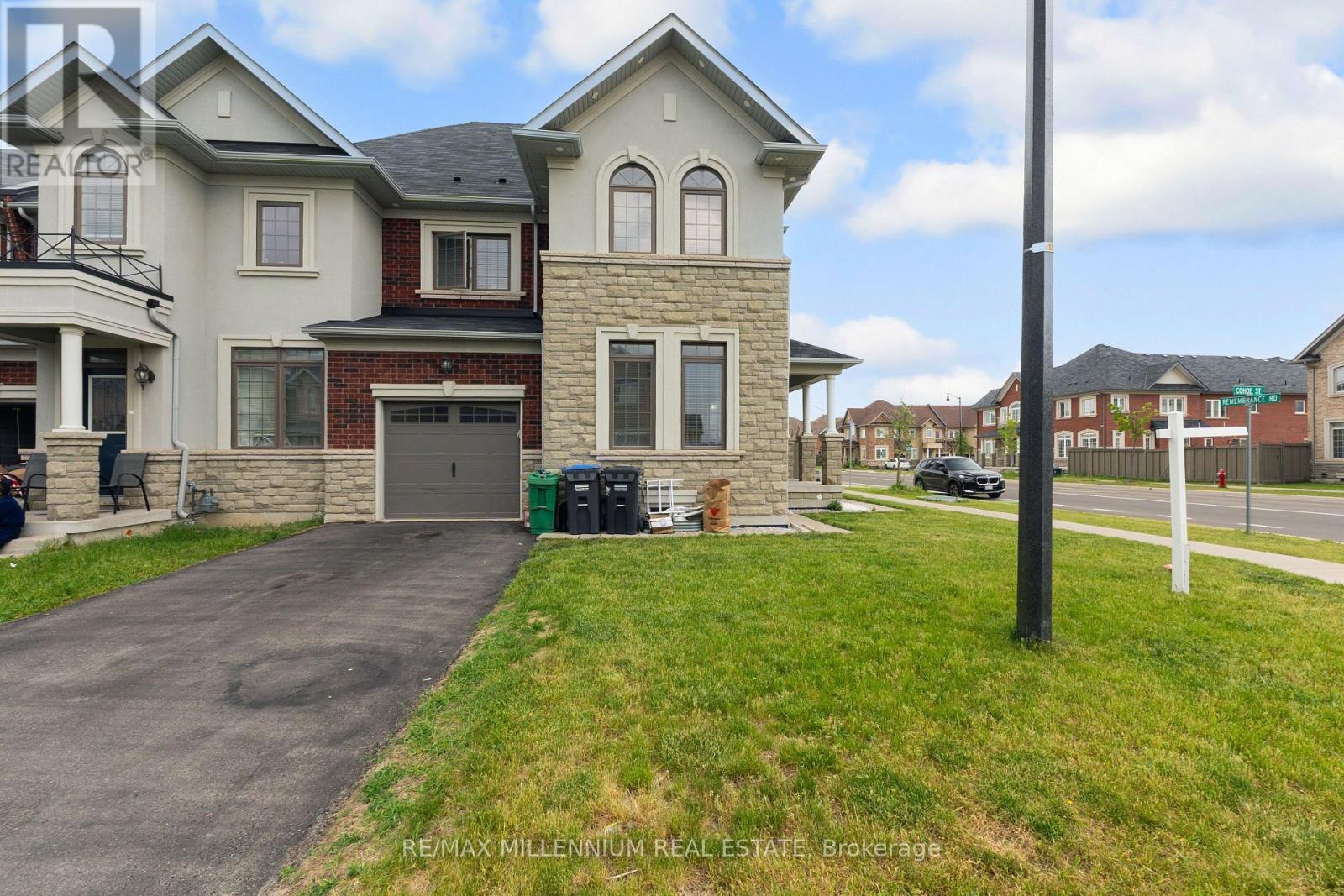366 Remembrance Road, Brampton, Ontario  L7A 0C3 - Photo 2 - W13746364