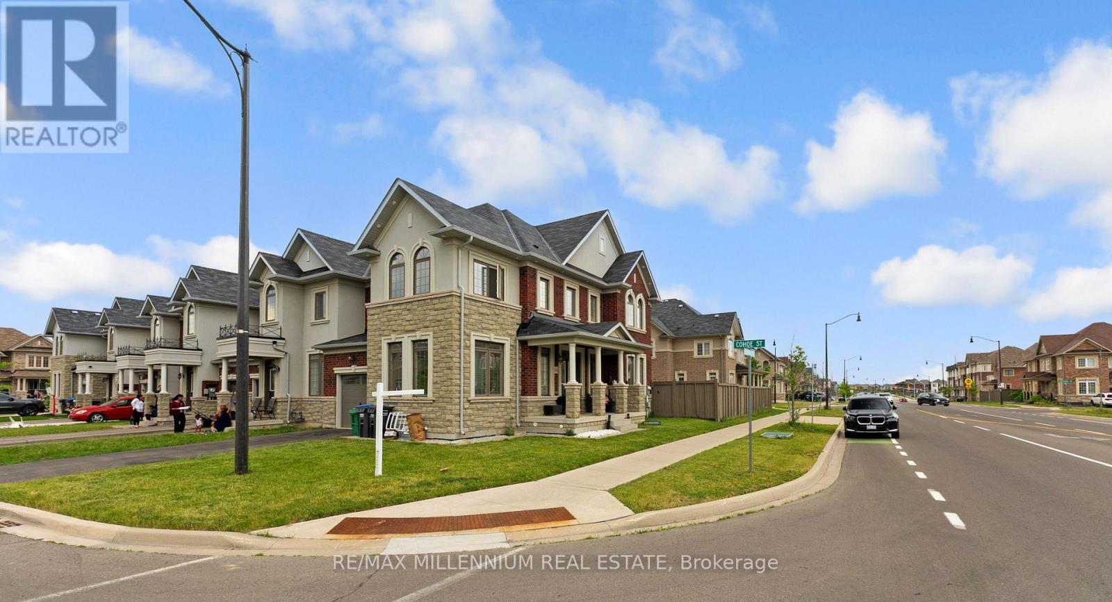 366 Remembrance Road, Brampton, Ontario  L7A 0C3 - Photo 4 - W13746364