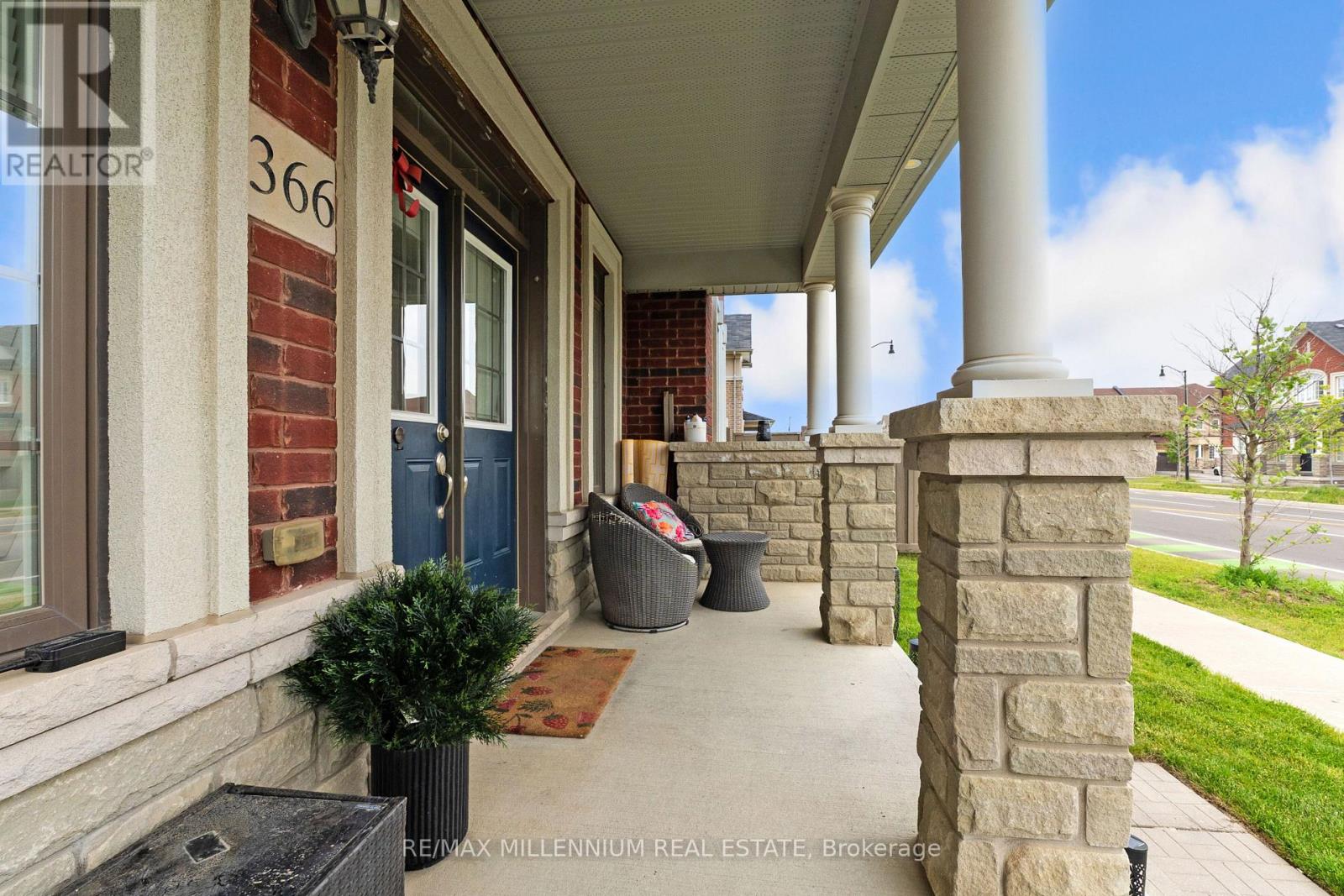 366 Remembrance Road, Brampton, Ontario  L7A 0C3 - Photo 6 - W13746364