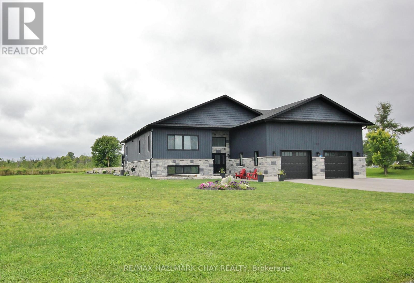 37 HILLSIDE DRIVE, Georgian Bay, Ontario