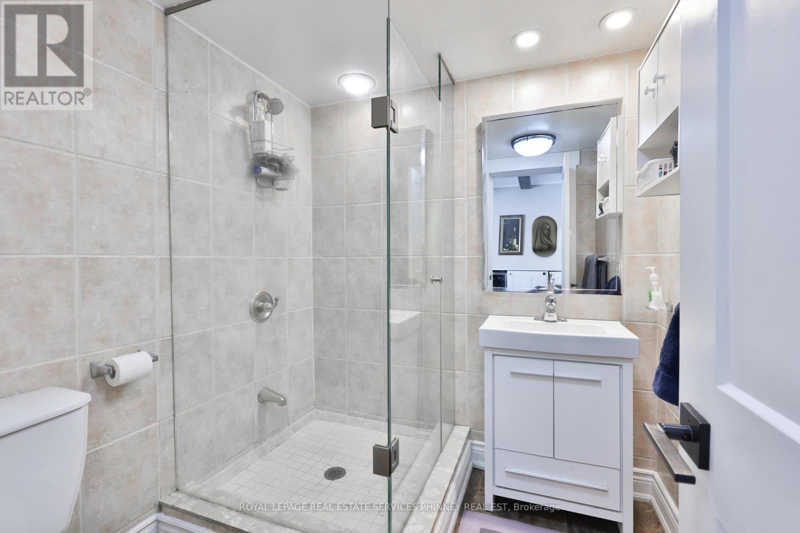 1404 Lewisham Drive, Mississauga, Ontario  L5J 3R3 - Photo 9 - W13677242