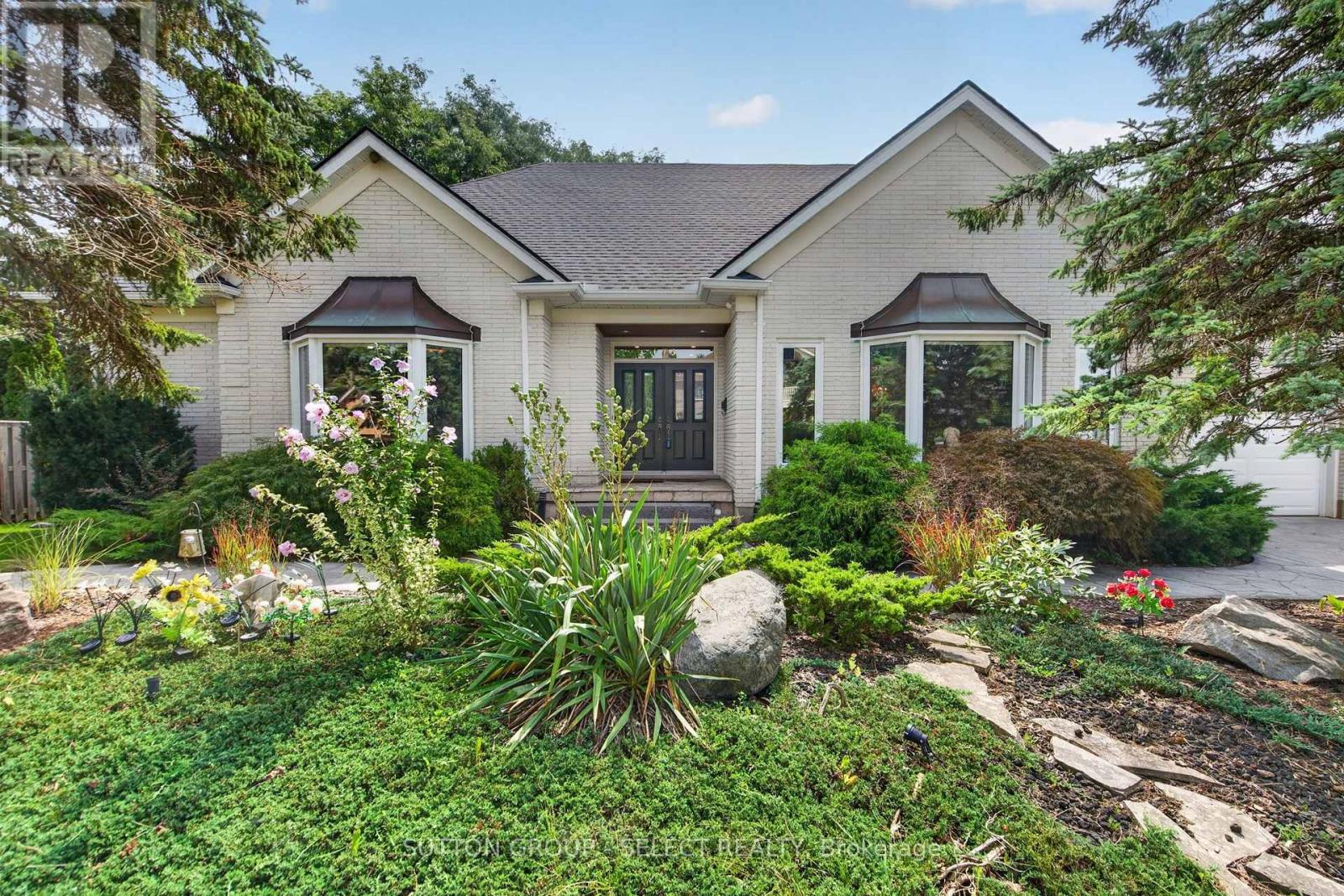 173 Whiteacres Drive, London North, Ontario  N6G 4N2 - Photo 2 - X13746524