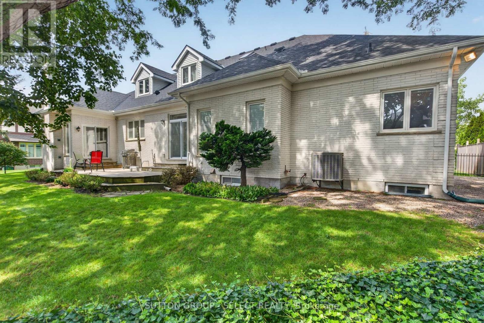 173 Whiteacres Drive, London North, Ontario  N6G 4N2 - Photo 46 - X13746524