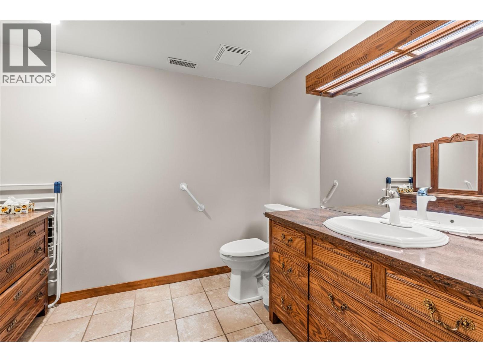 6778 97a Highway, Grindrod, British Columbia  V0E 1V0 - Photo 43 - 10399774