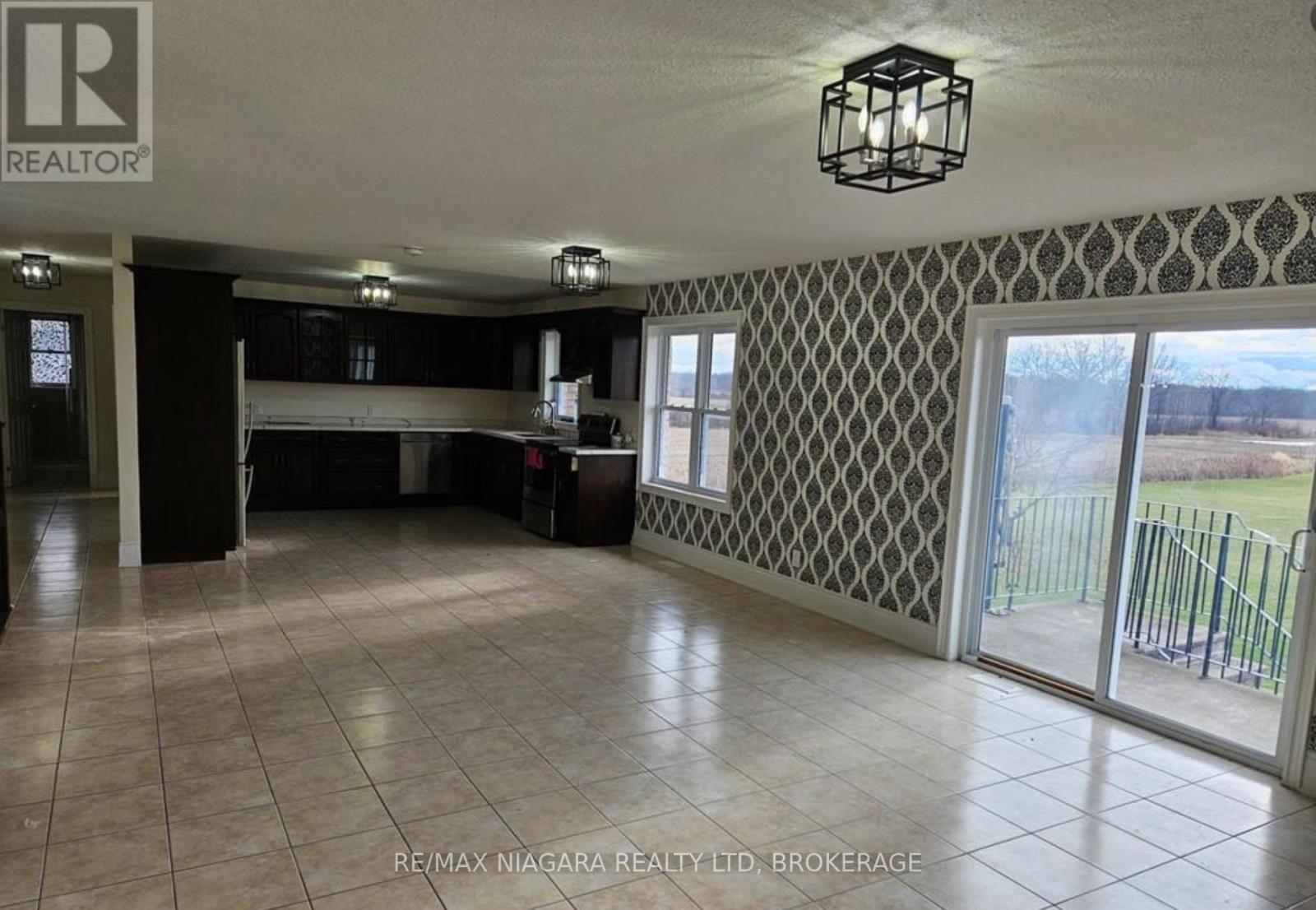 Upper - 1010 Foss Road, Pelham, Ontario  L0S 1C0 - Photo 12 - X13746586