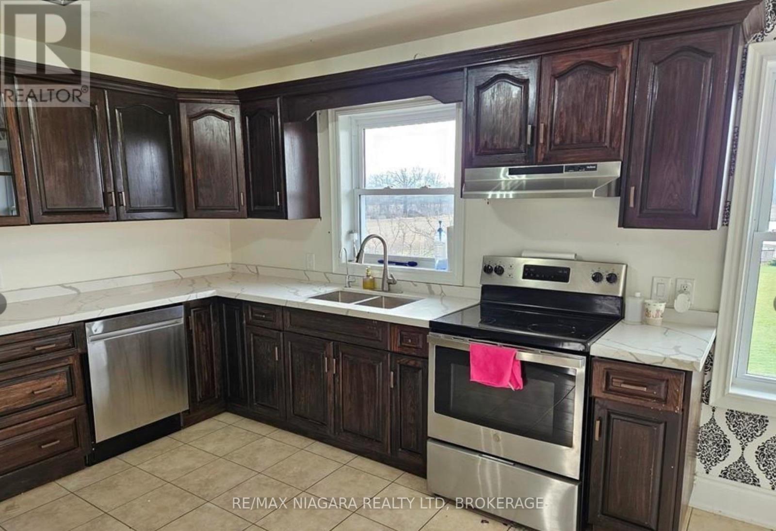 Upper - 1010 Foss Road, Pelham, Ontario  L0S 1C0 - Photo 13 - X13746586