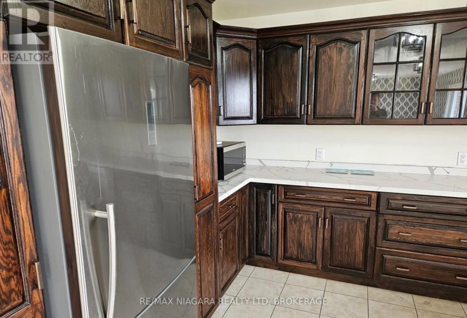 Upper - 1010 Foss Road, Pelham, Ontario  L0S 1C0 - Photo 14 - X13746586