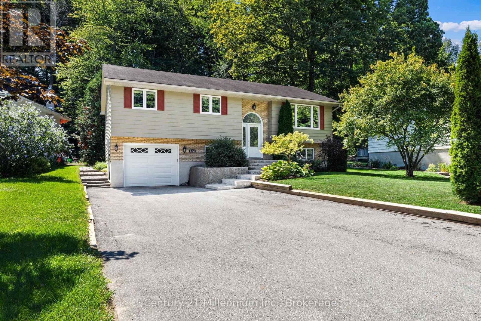 128 Parklane Crescent, Meaford, Ontario N4L 1A6 - Photo 1 - X13746540