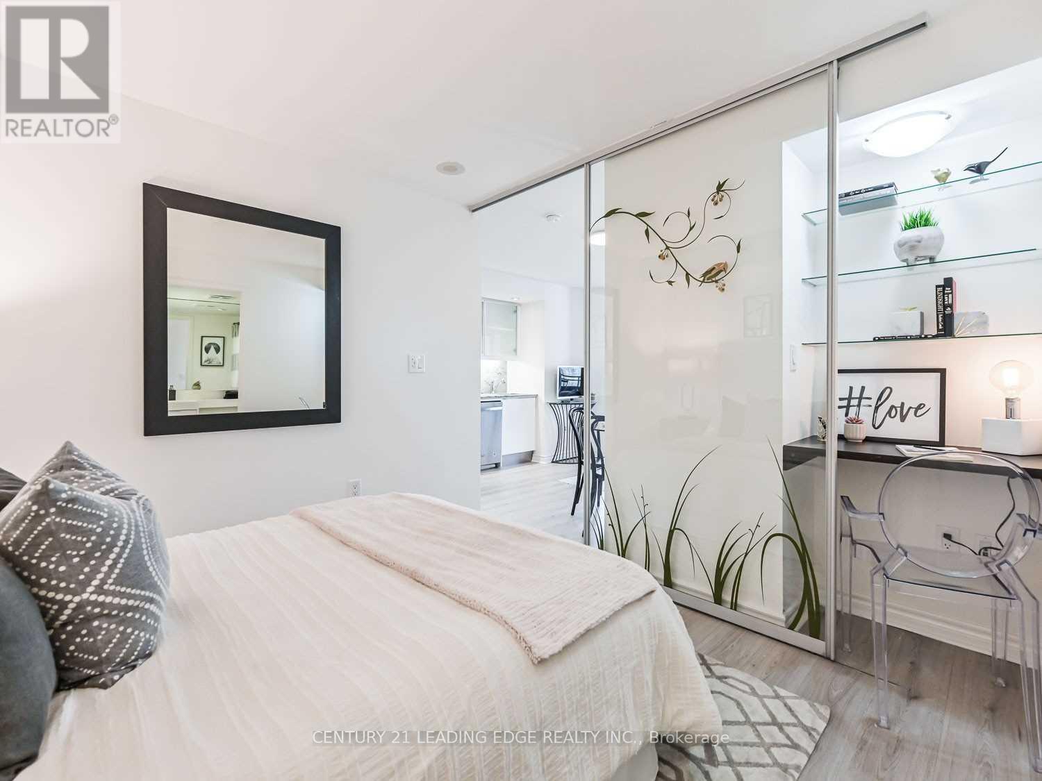 4211 - 25 Telegram Mews, Toronto, Ontario  M5V 3Z1 - Photo 12 - C13746530