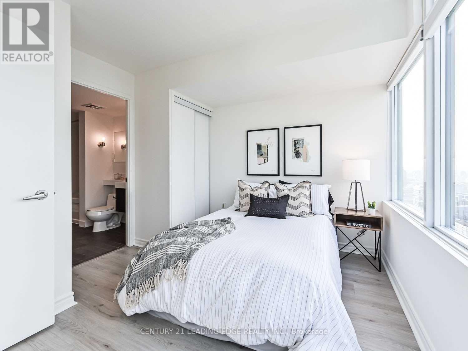 4211 - 25 Telegram Mews, Toronto, Ontario  M5V 3Z1 - Photo 8 - C13746530