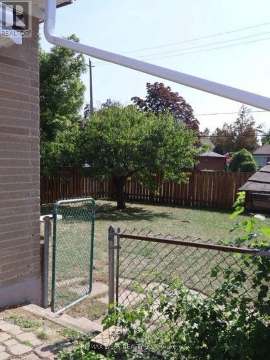 408 Drewry Avenue, Toronto, Ontario M2R 2K5 - Photo 14 - C13746614
