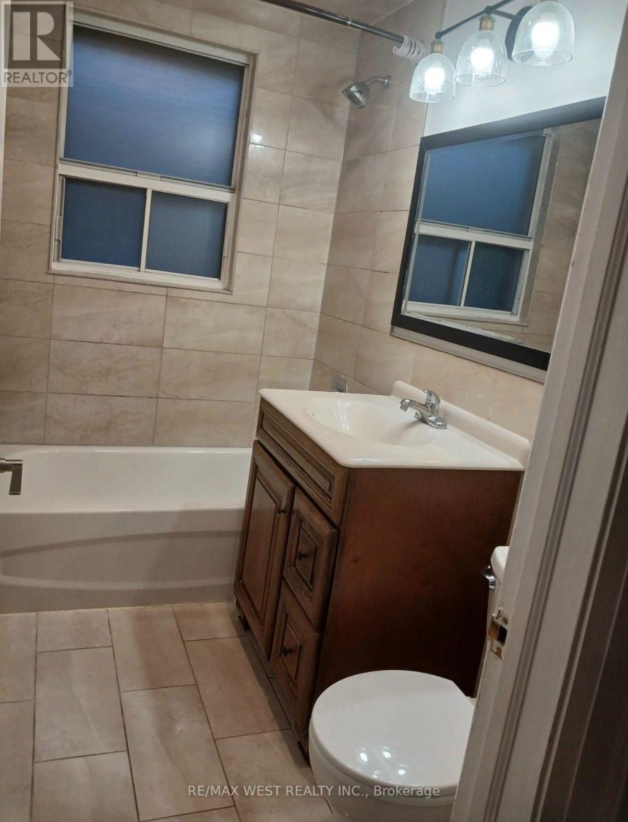 408 Drewry Avenue, Toronto, Ontario M2R 2K5 - Photo 5 - C13746614