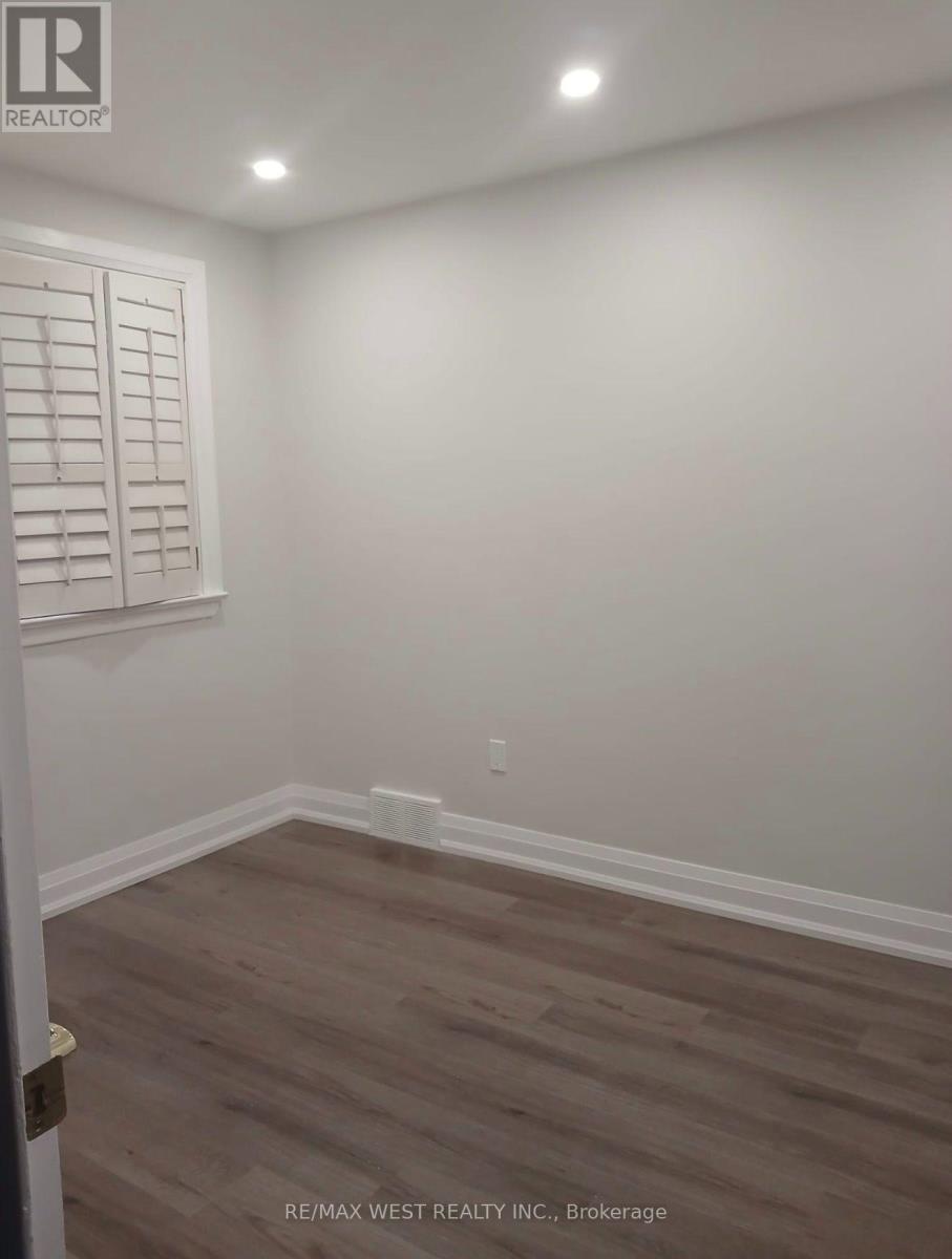408 Drewry Avenue, Toronto, Ontario M2R 2K5 - Photo 8 - C13746614