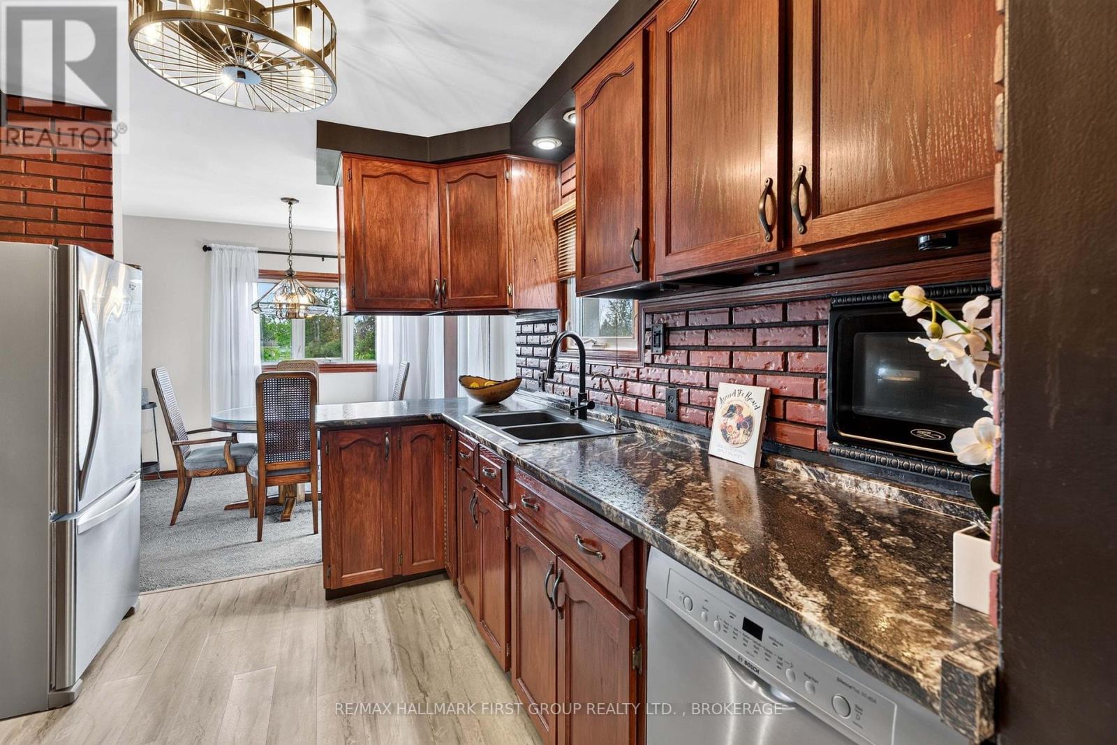 907 Millhaven Road, Loyalist, Ontario  K0H 2H0 - Photo 14 - X13746662