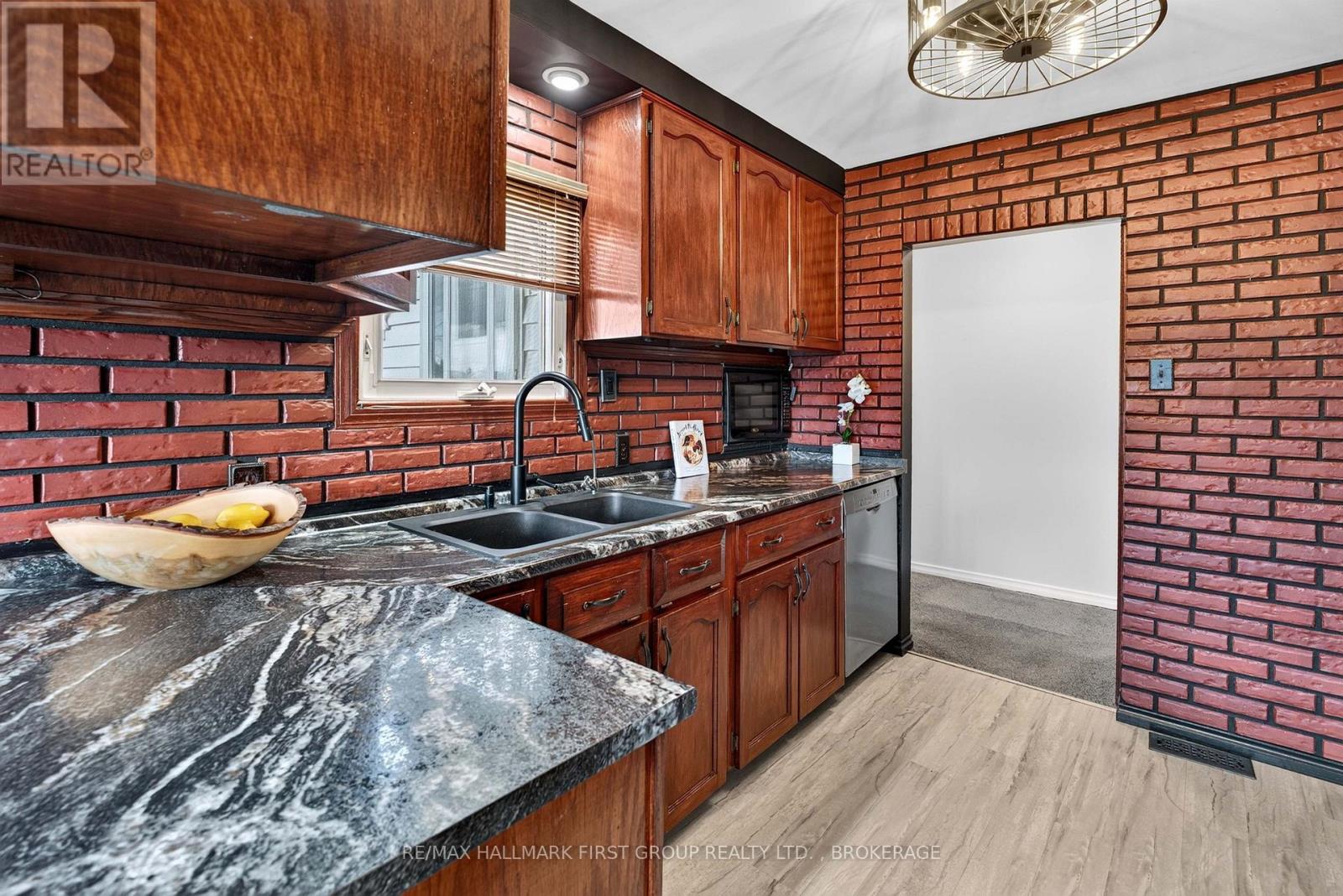 907 Millhaven Road, Loyalist, Ontario  K0H 2H0 - Photo 15 - X13746662