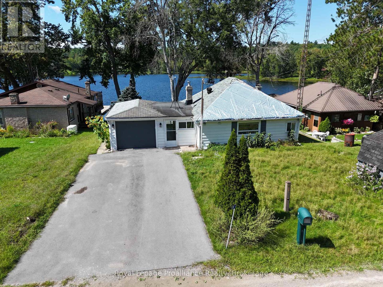 24 COSY COVE LANE, Tweed, Ontario