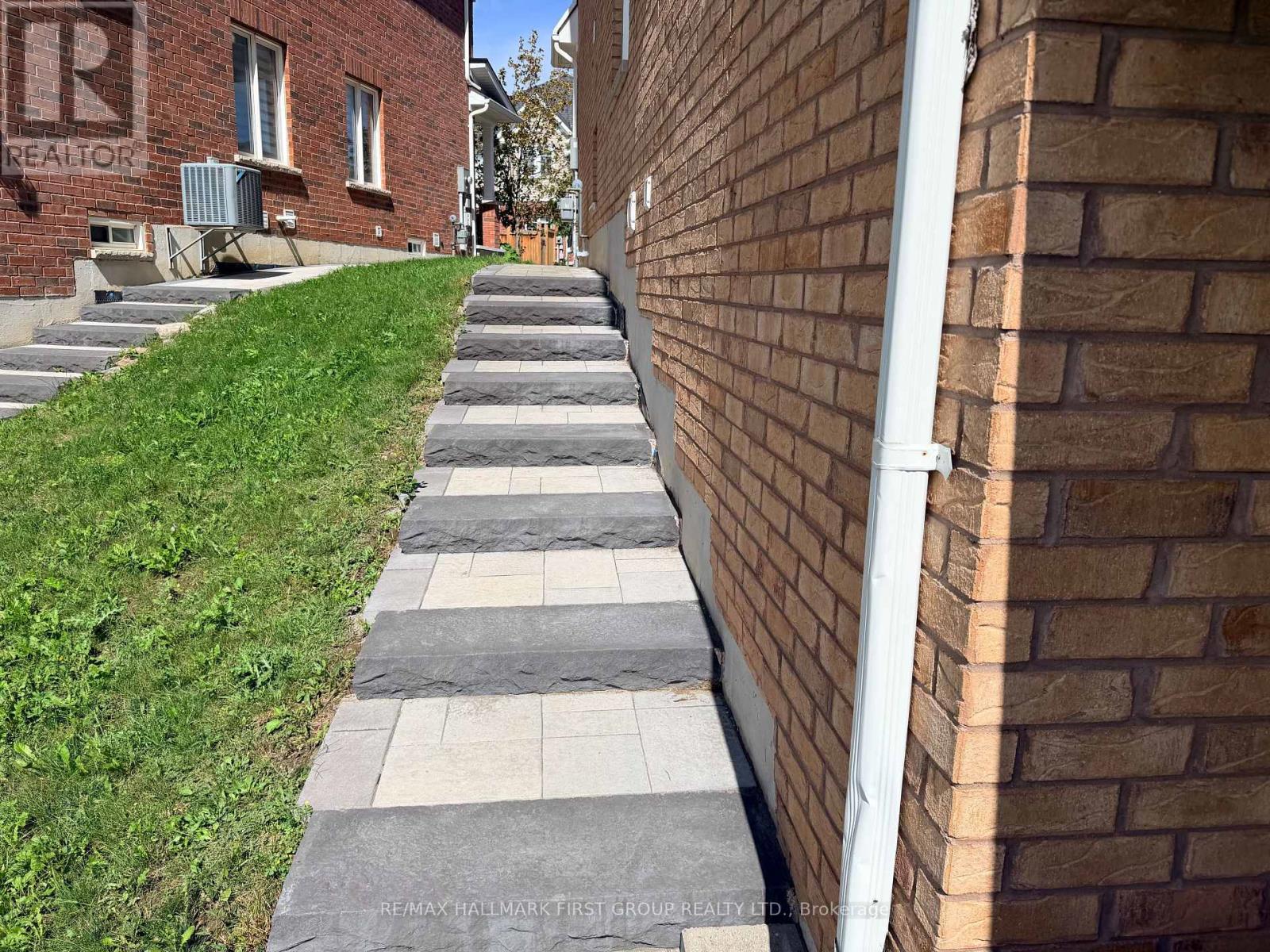 1671 William Lott Drive, Oshawa, Ontario  L1K 0X3 - Photo 2 - E13746550